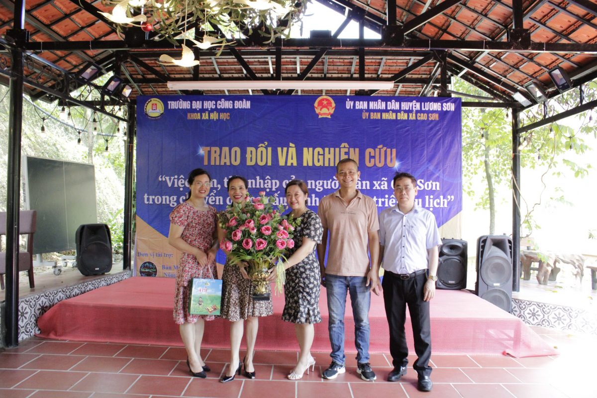 Bản Mường Xanh – Nông trại vui vẻ